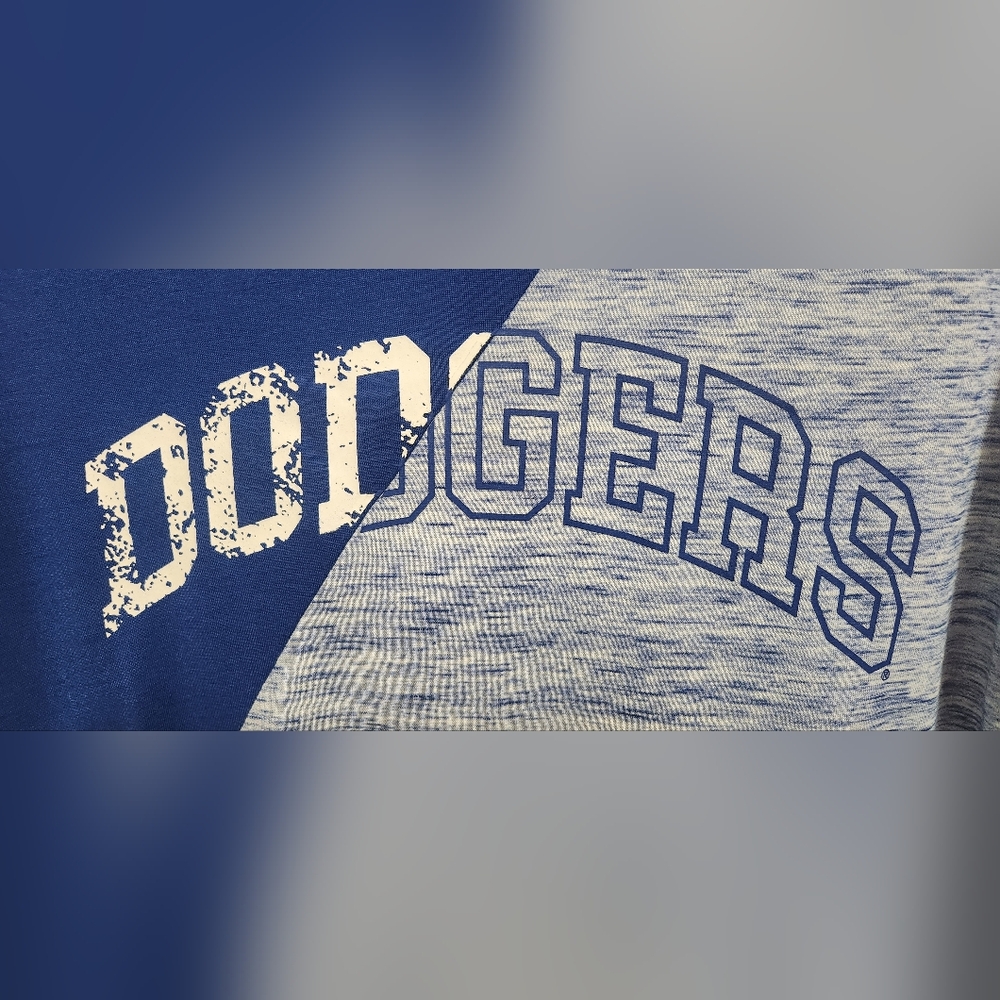 **NWT NEW** Los Angeles Dodgers G-III by Carl Banks Women's T Shirt Top S Small - Picture 2 of 7